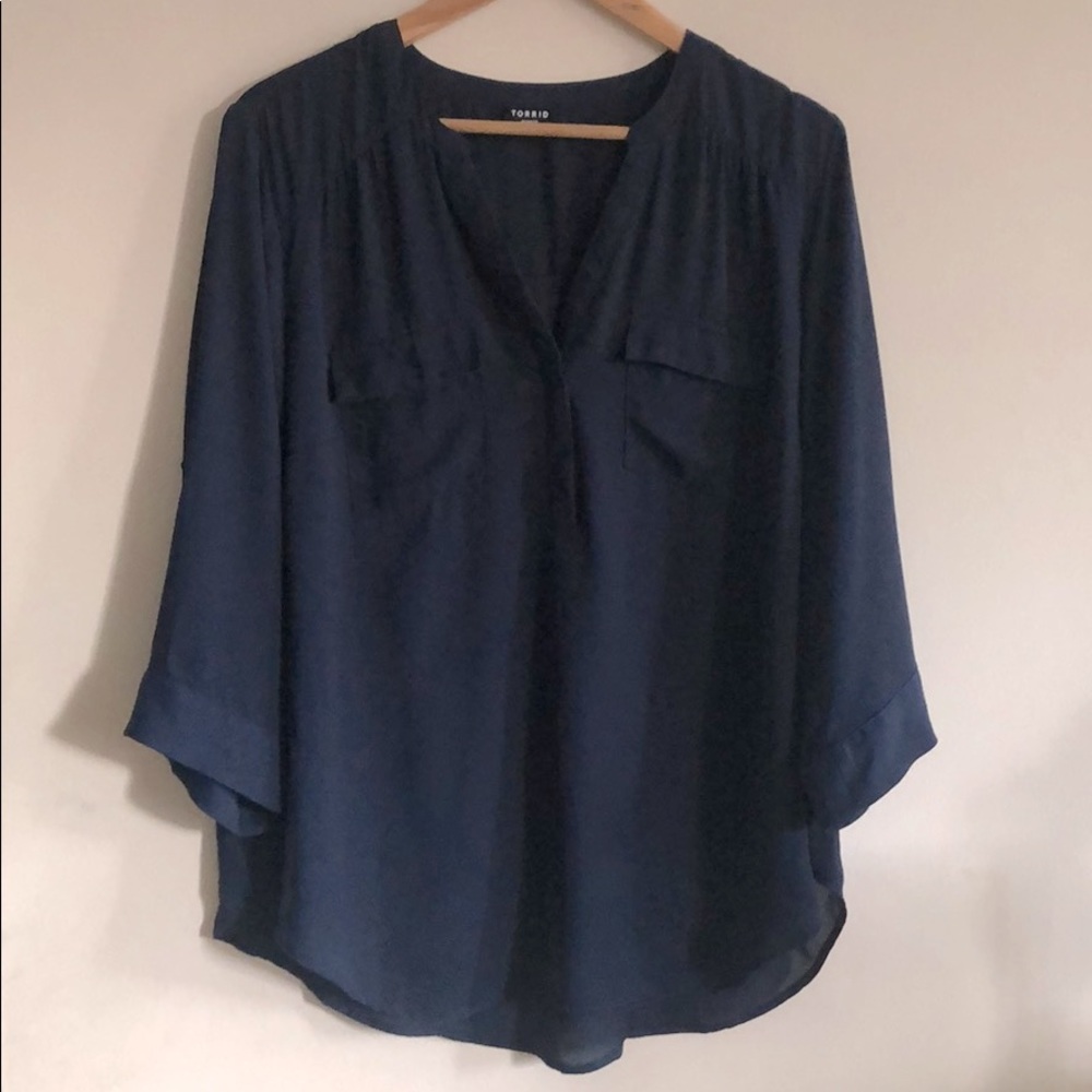 TORRID....navy blue blouse, size 1, 3/4 sleeves.🍁 (1)